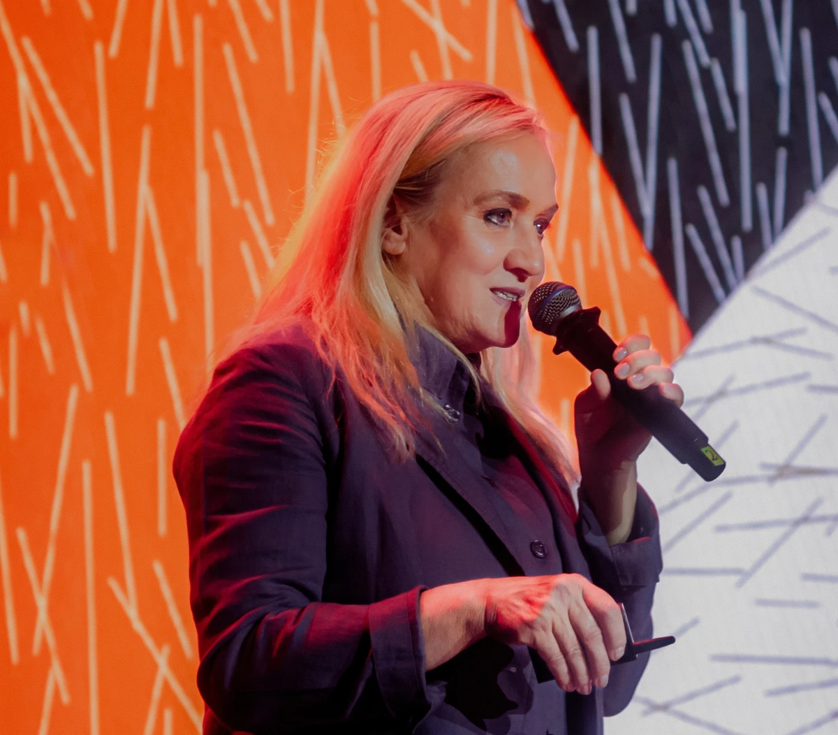 Targi w erze scrollowania – czy design da się przeżyć online? Debata otwierająca KDD